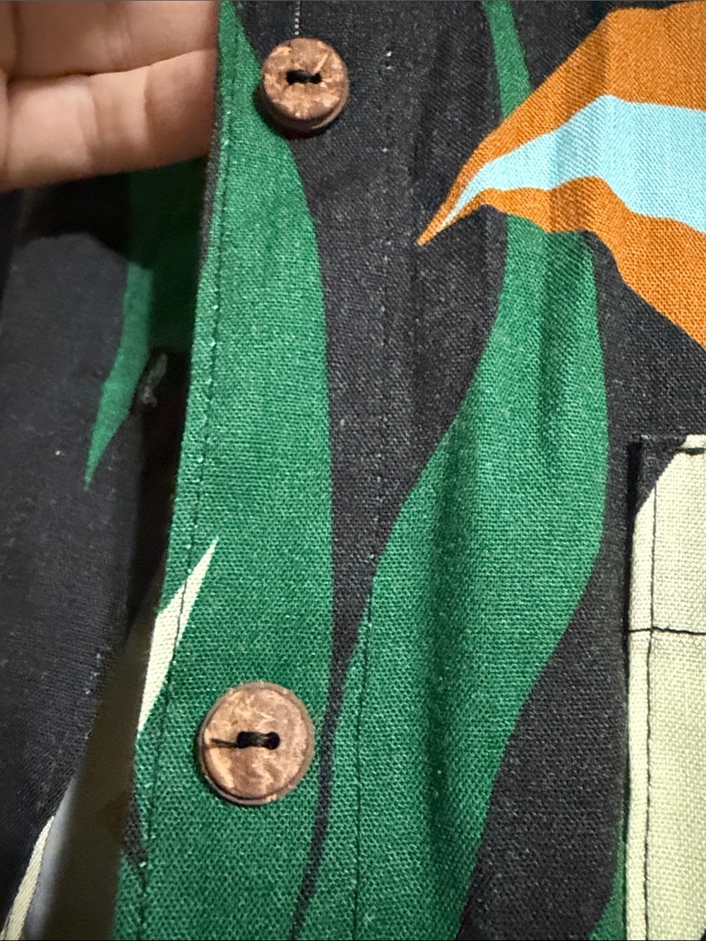 Shore brand tropical cropped button up top M - Picture 5 of 9